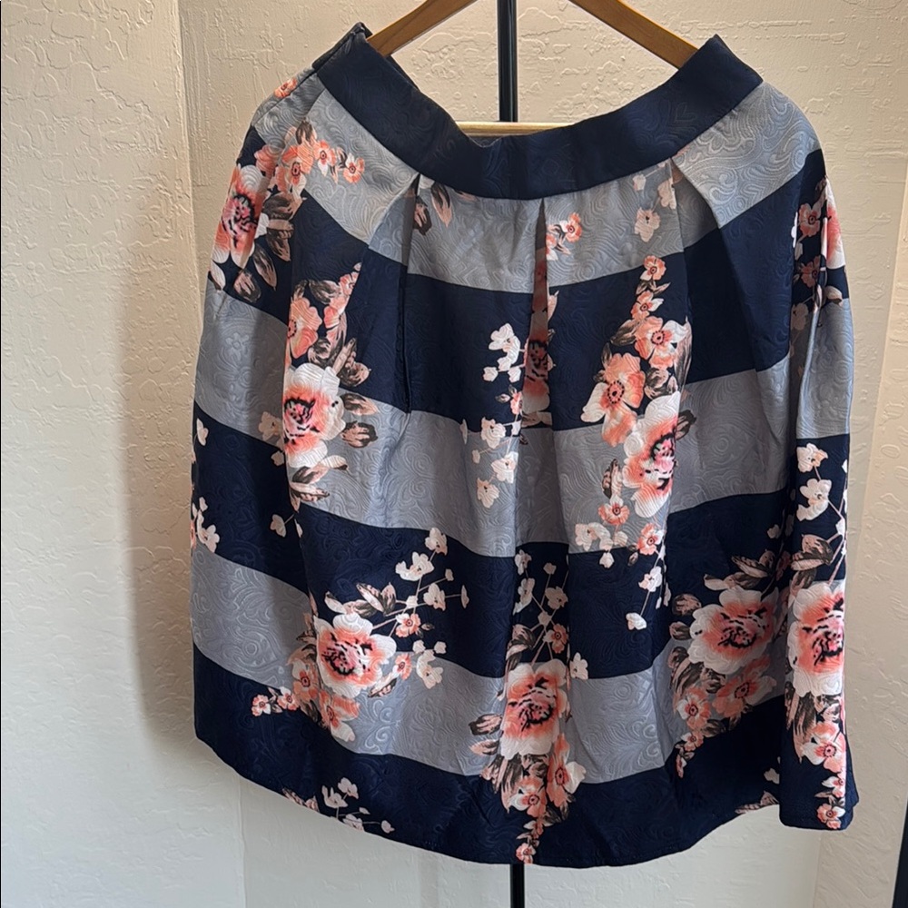 Blue and Gray Knee-Length Bubble Skirt with Pleats
